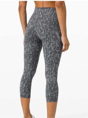 Lululemon Wunder Train High-Rise Crop 21" *Print size 6